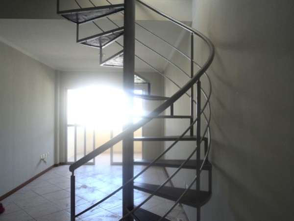 Ed. Caleche-bairro Centro (próx. praça do congresso).