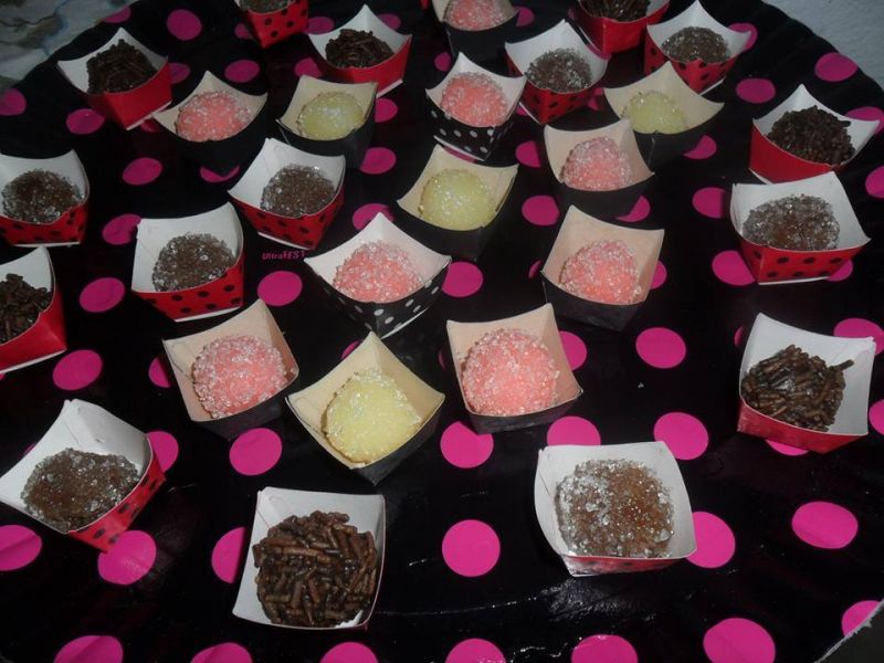 Salgados e doces para festas em geral