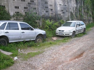 vendo gol g4     tres mil reais doc a fazer carro inteiro 