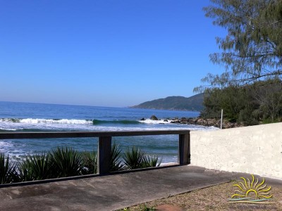 VENDO LINDA CASA DE PRAIA EM MORRO DAS PEDRAS EM FLORIANÓPOLIS SC