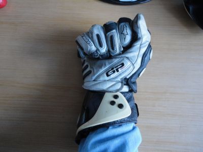 LUVAS ALPINESTARS GP PRO PRETA C/ BRANCA 