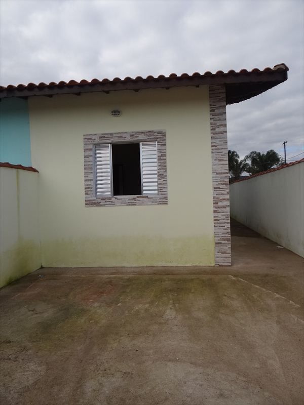 Casa Novinha em Mongaguá