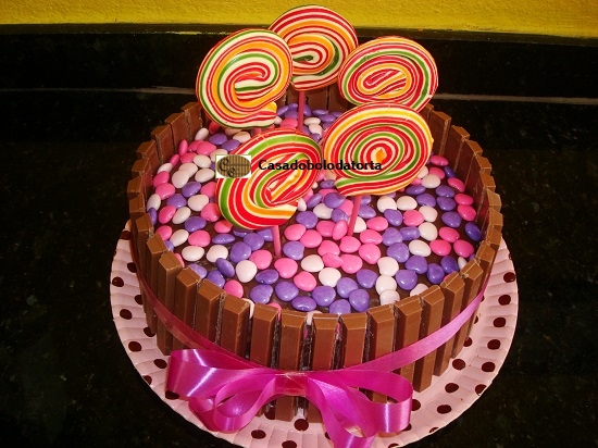 Bolo Kit Kat para Páscoa