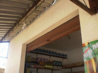 230.000 Casa de laje com 2 quartos e quintal para construir + 1 loja imobiliada com materiais ....