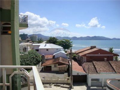 Apartamento em Perequê