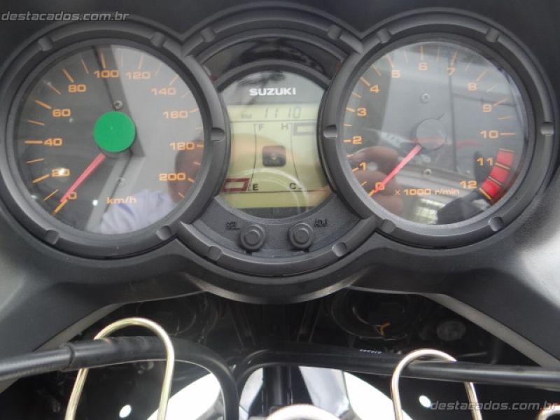 DL 650 V-STROM- PRETA