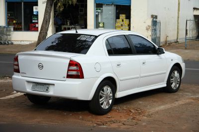 Vendo Astra sedan 1.8 2003 Completo