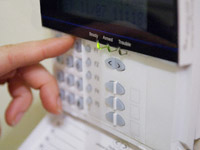 SEGURANÇA E MONITORAMENTO 24 HORAS