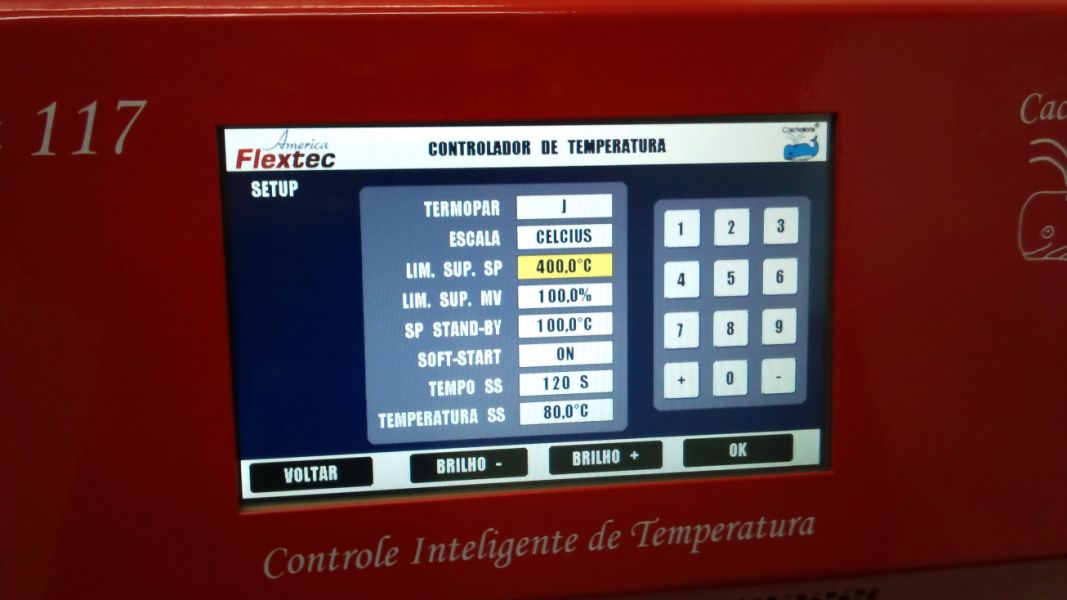 Controlador de Temperatura para Moldes e Câmara Quente