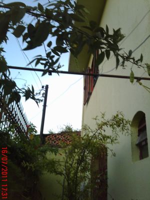 um sobrado amplo semi-novo