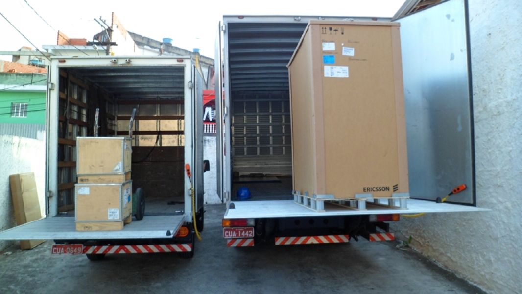 Frete, Transporte (VAN) Iveco Bau com plataforma elevatoria