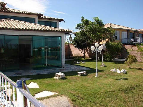 Mansão a venda a beira do canal da Marina Porto Búzios