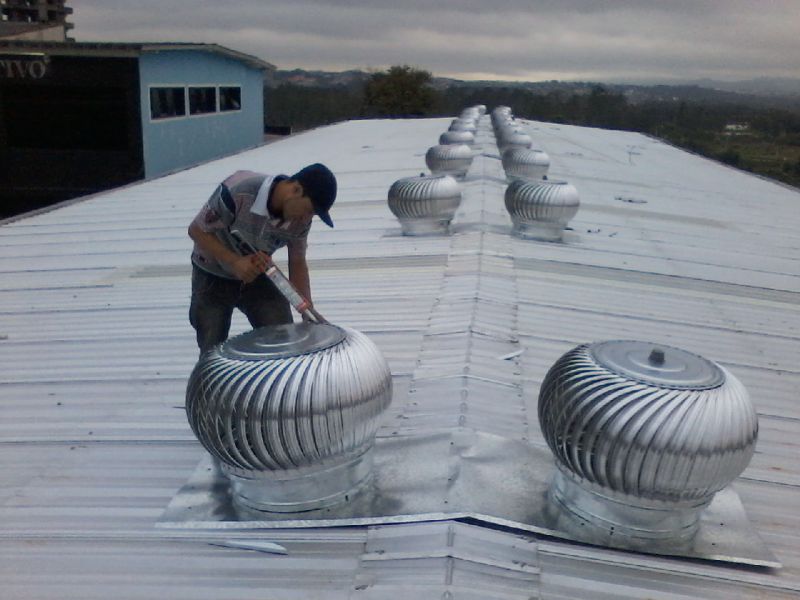 EXAUSTORES EÓLICOS E EO-ELÉTRICOS PARADADOS