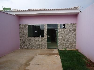 01 CASA, 02 QTS, C/ SUI`TE. NO RES. SANTA FE