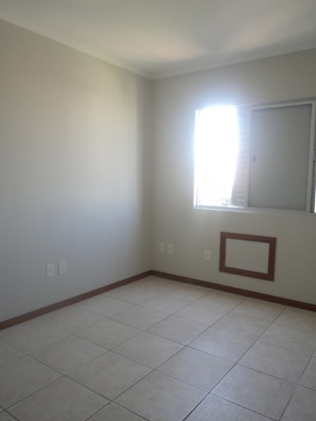 Ed. Caleche-bairro Centro (próx. praça do congresso).