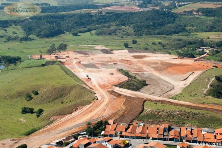 Recanto da Baronesa Condomínio fechado, grande oportunidade menor valor por m2