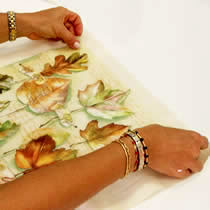 Apostila curso de decoupagem atualizada e ilustrada com mais de 250 fotos detalhaadas passo a passo