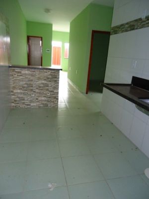 01 CASA, 02 QTS, C/ SUI`TE. NO RES. SANTA FE