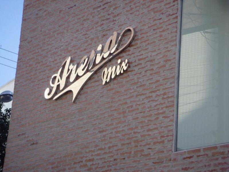 Letreiros em aço inox