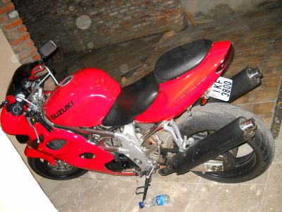 vendo suzuki TL 1000 super inteira