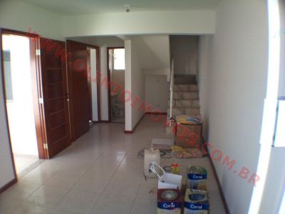Olinto Imóveis vende Duplex 2 qts no Recreio em Rio das Ostras