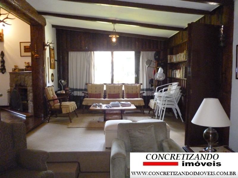 Casa em Campos do Jordão na Vila Abernessia