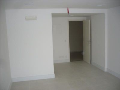 IM111-01S Sala no Le Monde Office