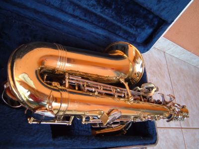 sax alto americano OLDS som aveludado e escuro