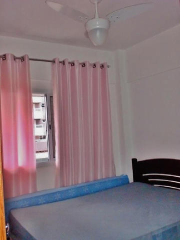 Temporada - Apto com churrasqueira na sacada - Praia Grande