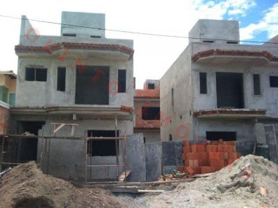 Olinto Imóveis vende Duplex 2 qts no Recreio em Rio das Ostras