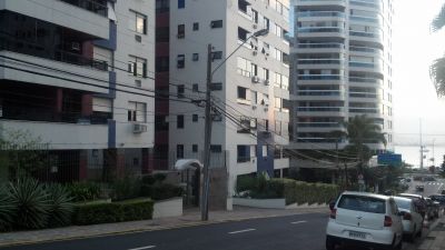 Próximo ao shopping e beira mar norte em floripa