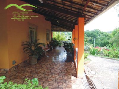 Ótima chácara com água corrente em igarapé 