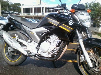 Vendo Fazer250 2011 - 8.900