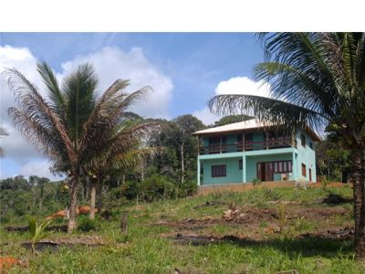 VENDO CASA CON TERRENO