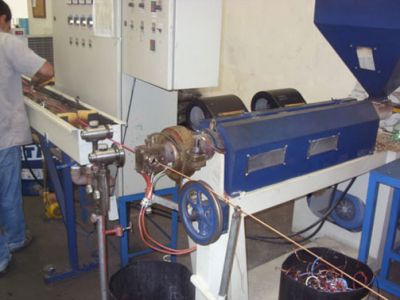 MAQUINAS PARA RECICLAGEM DE PLASTICOS