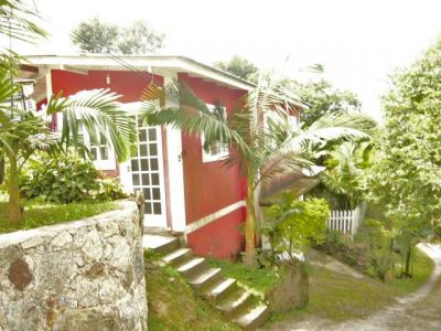 Vendo 3 Casas em pequeno Sitio