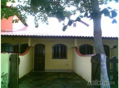 KITNET AMPLA COM GARAGEM NA PRAIA EM MARICÁ