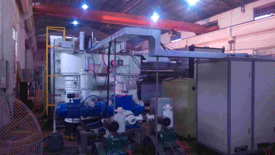 Magnetron sputtering web coater