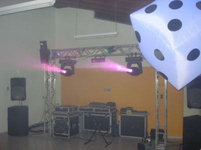 DJ  SOM LUZ ILUMINAÇÃO TELÃO  FAZENDO SUA FESTA 