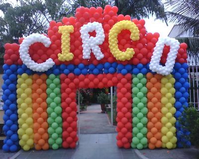 Decoração com bolas,Mesquita
