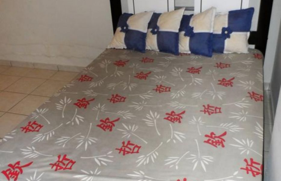 Cód. M003 Ap com piscina e salão de jogos predio frente ao mar.