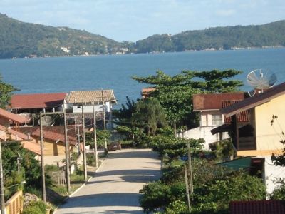 Casa dois dorm. na praia de Zimbros, Bombinhas-SC.
