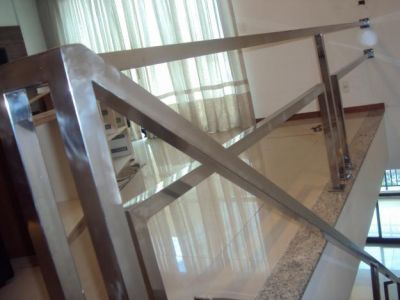 CORRIMÃO EM AÇO INOX 