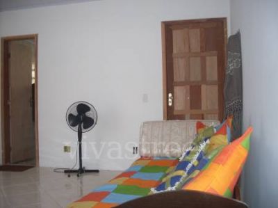 Alugo casa em Rio das Ostras para veraneio.