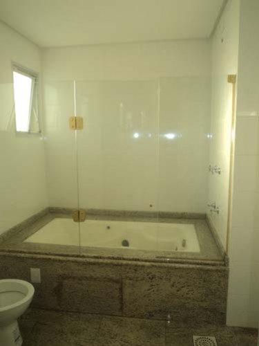 Ed. Ravelli-bairro Centro (próx. ao mercado Althoff).