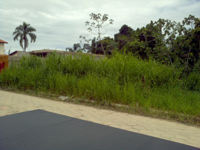 Vendo lote de 280m² a 2km da praia.