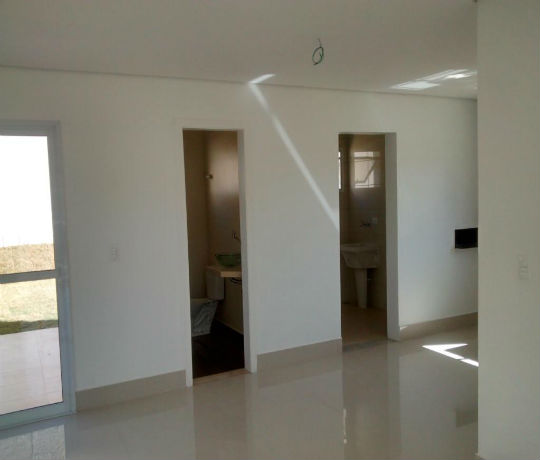 ótima casa em condomínio