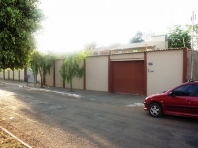 Casa Vila Pai Eterno em Trindade-GO cod.15