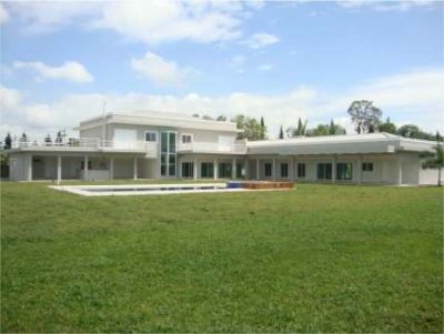 VENDE-SE CASA EM CONDOMÍNIO FECHADO DE ALTO PADRÃO EM INDAIATUBA-SP