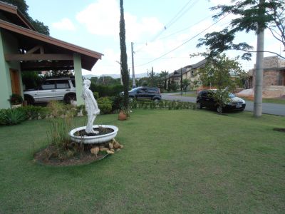 Casa em condomínio fechado em Cabreúva-SP